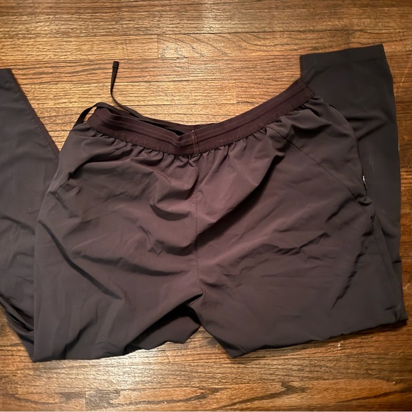 Nike Dri-FIT Black Performance Shorts - Picture 2 of 3